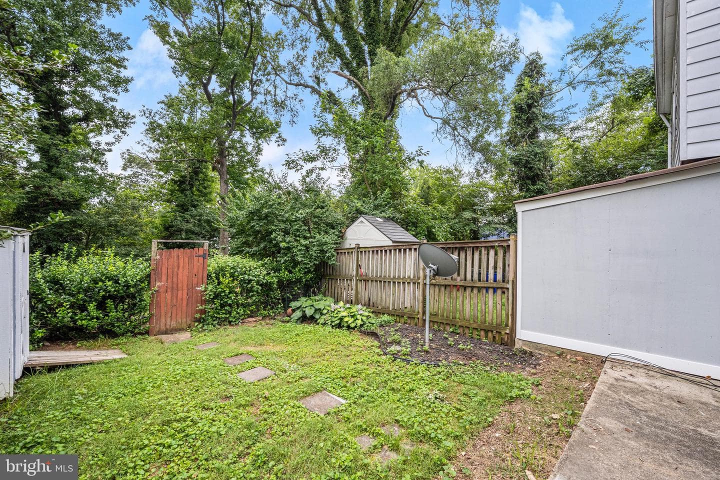5059 Berwyn Road photo 35