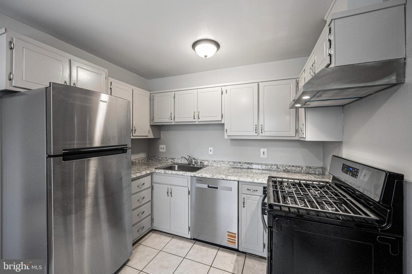 5059 Berwyn Road photo 5