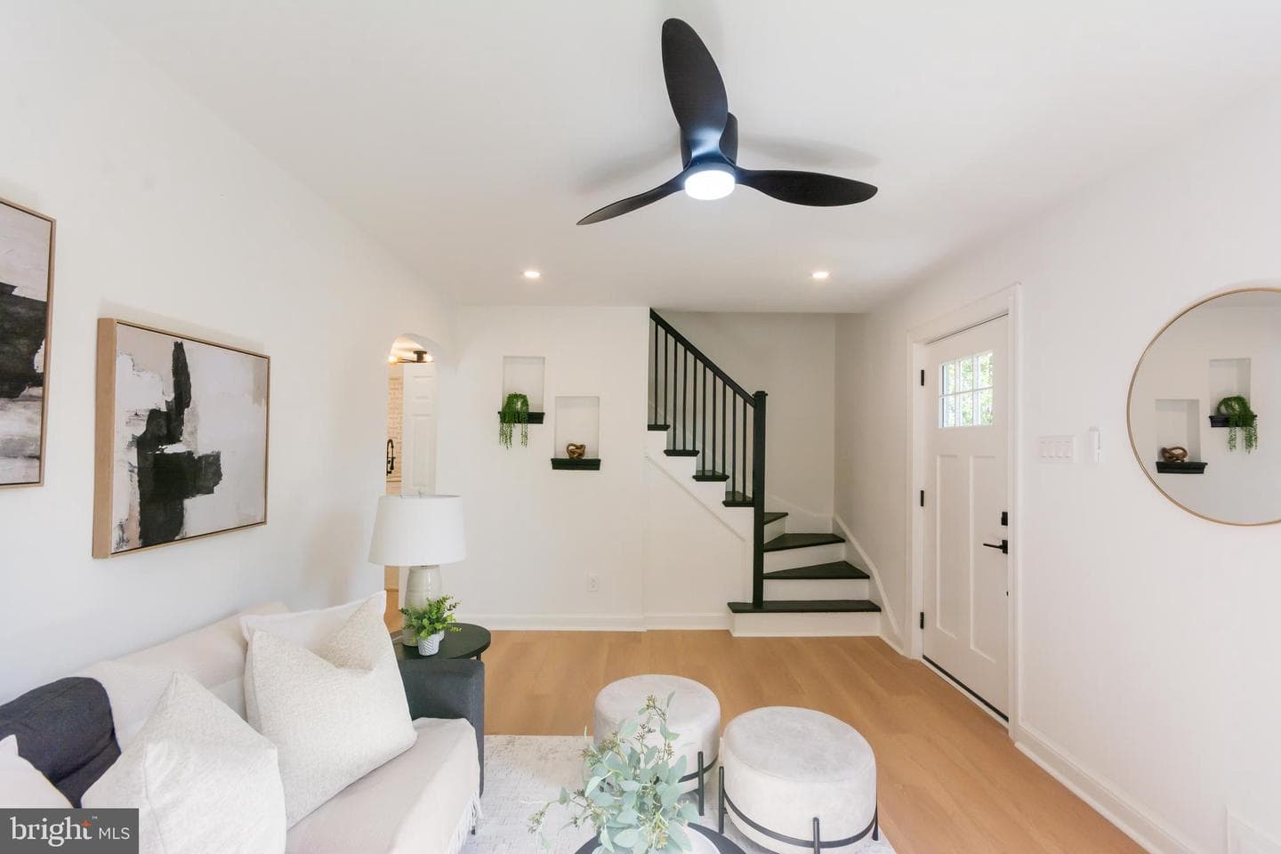 5446 Varnum Street photo 6