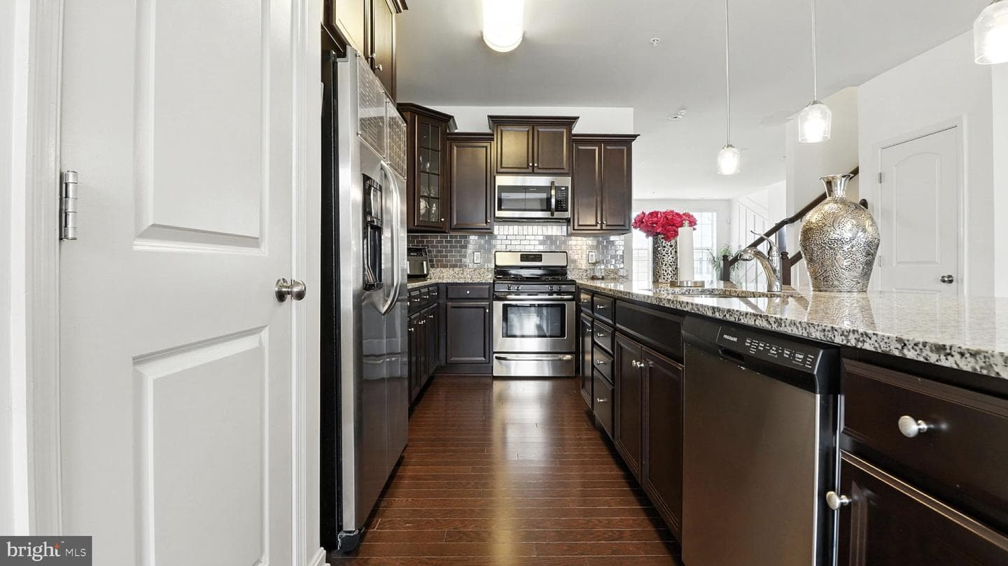 9405 Geaton Park Place photo 20