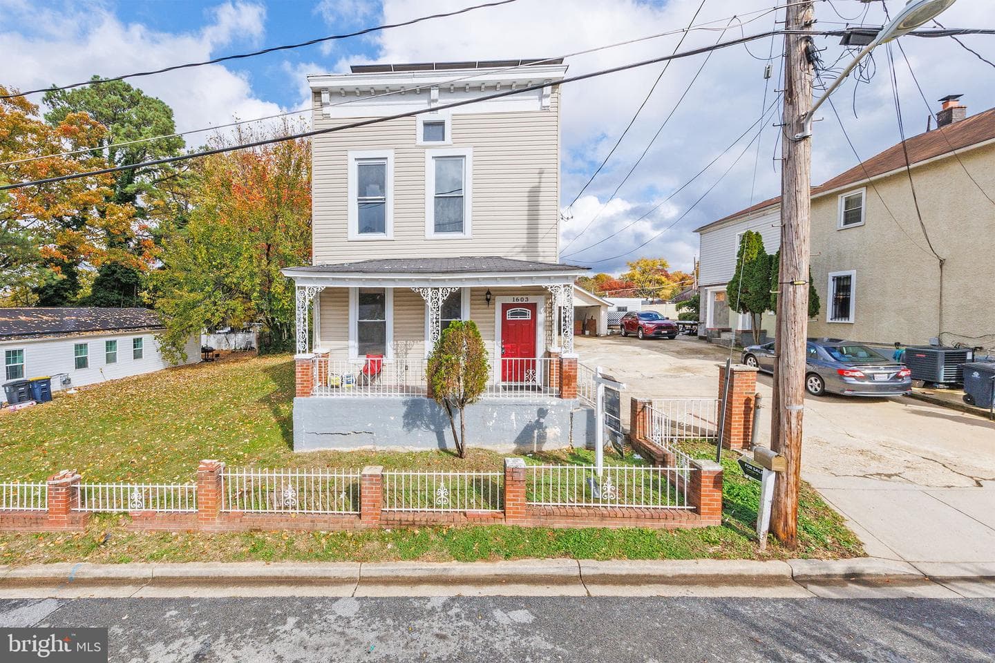 1603 Warren Avenue photo 1