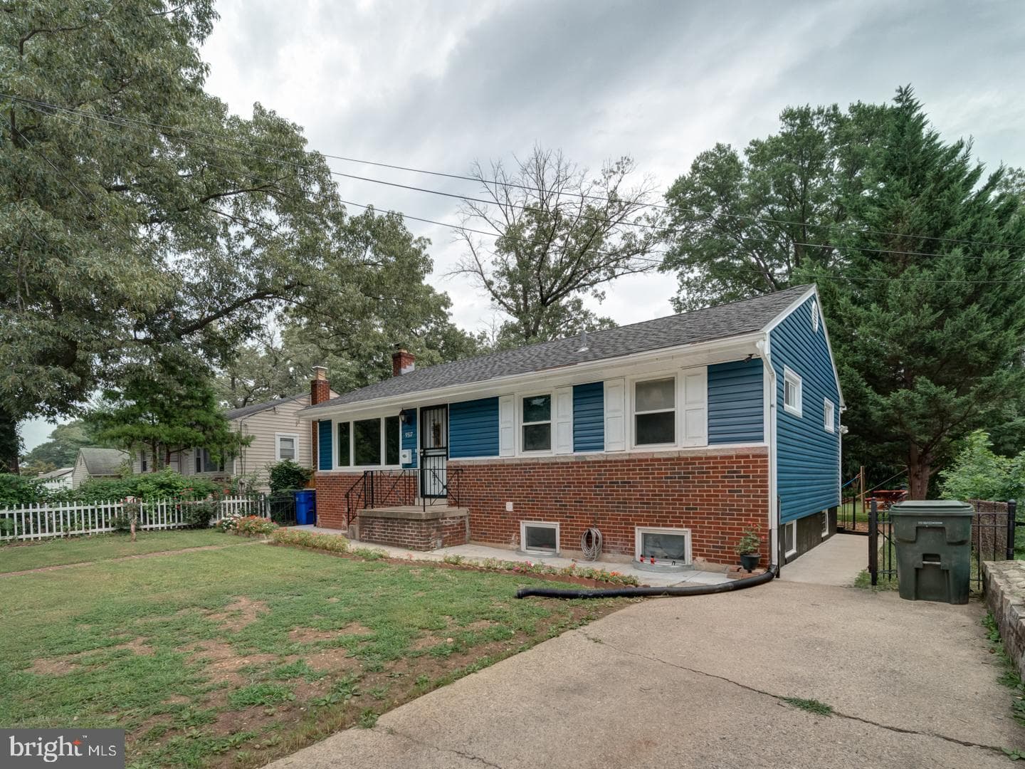 9517 51st Avenue photo 2