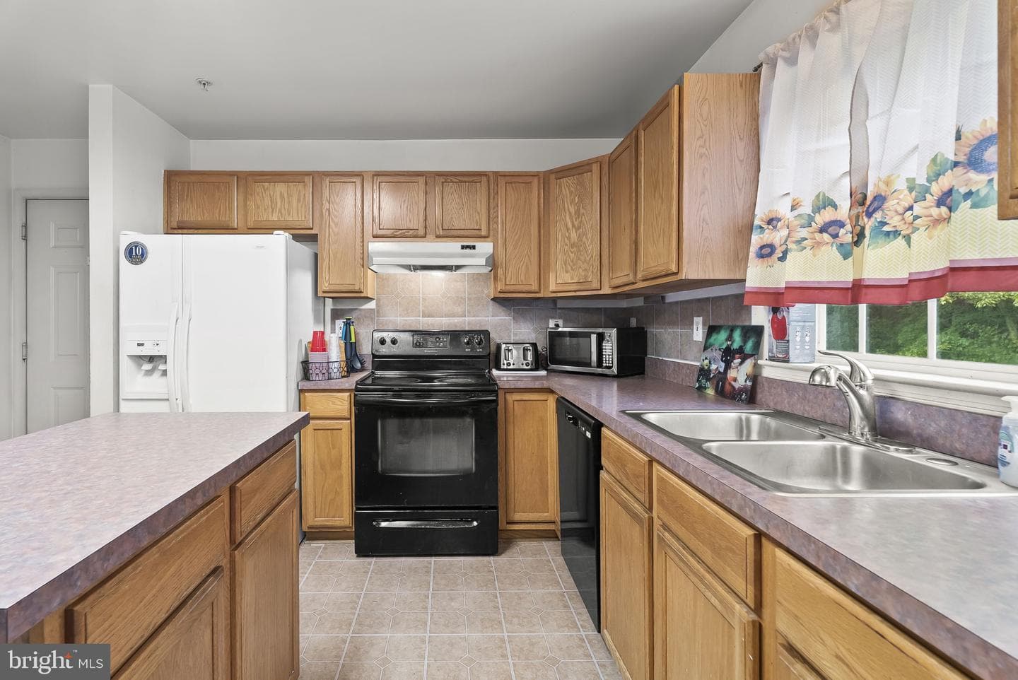 9912 Graystone Drive photo 13
