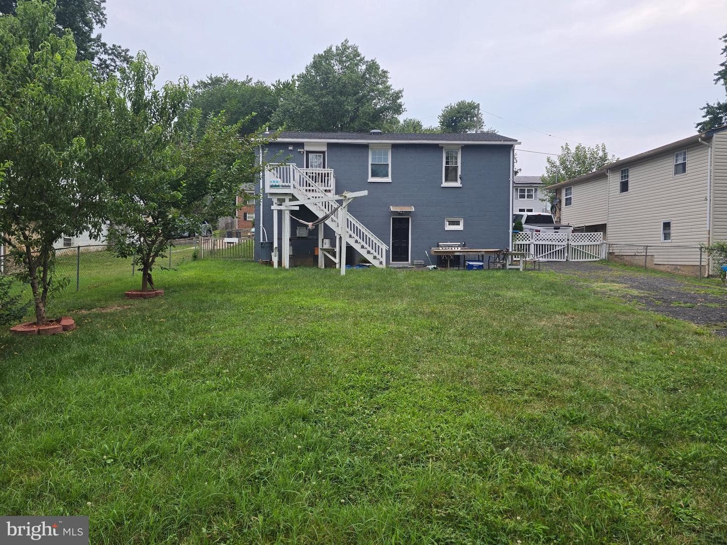 909 Cypresstree Place photo 3