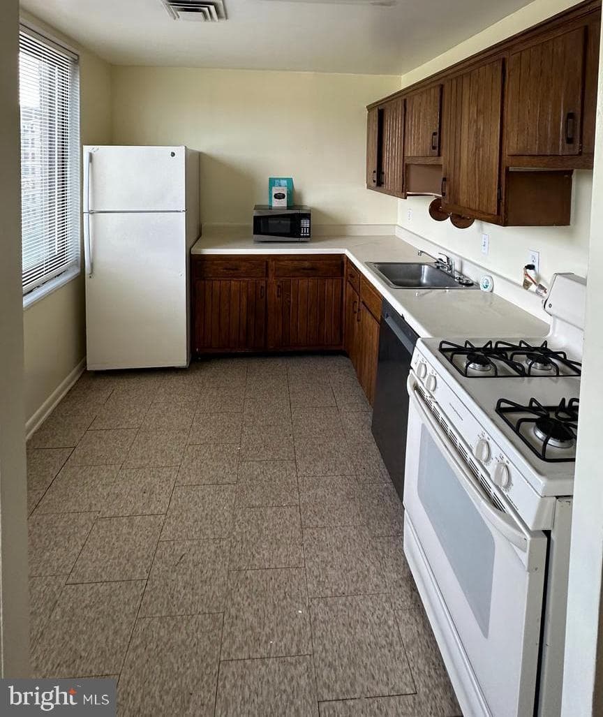 3450 Toledo Terrace #620 photo 20