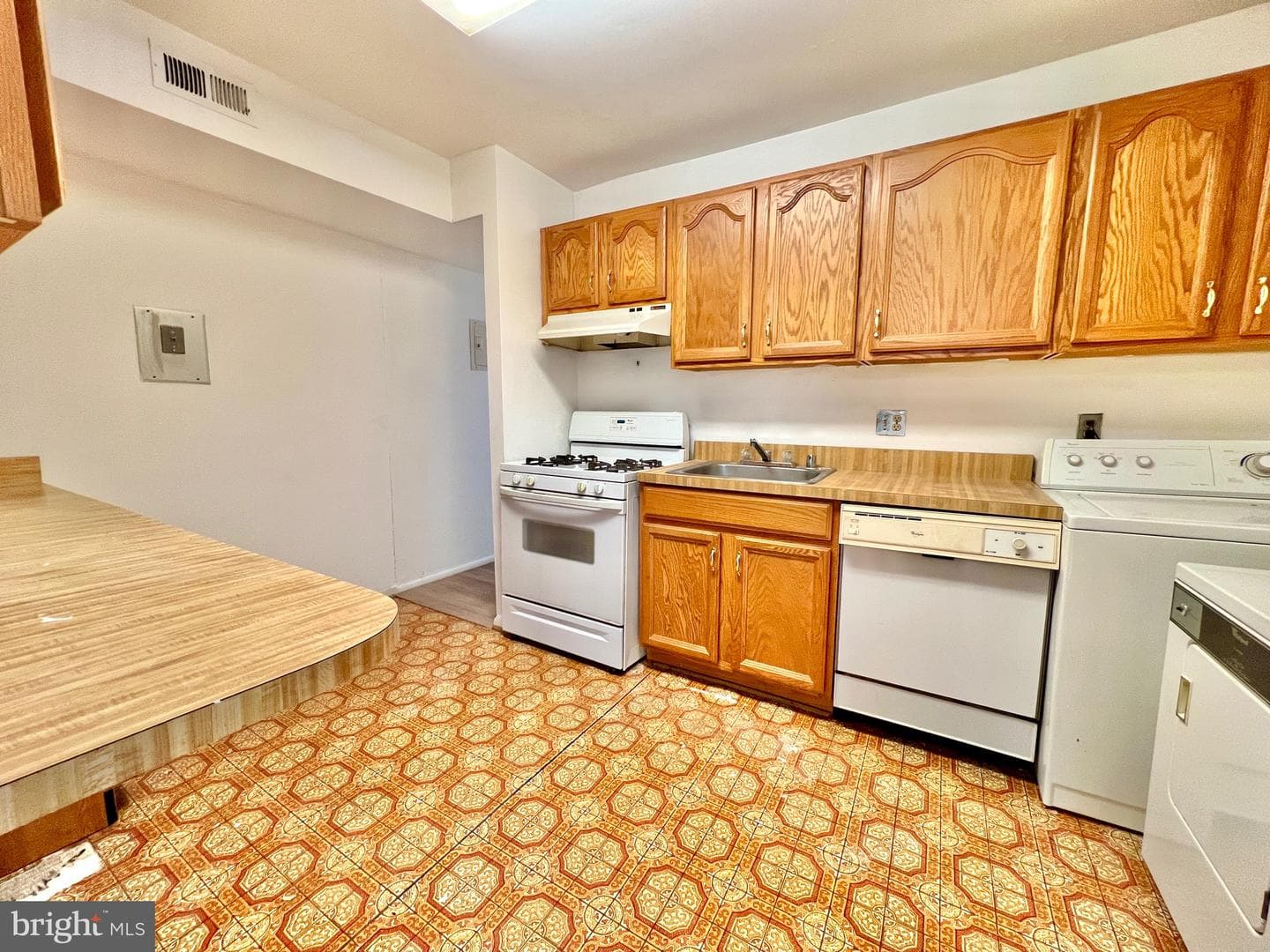 8663 Greenbelt Road #201 photo 12