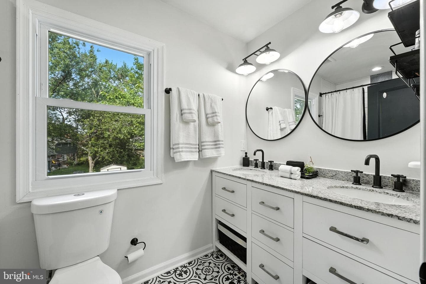6305 Middleton Lane photo 24