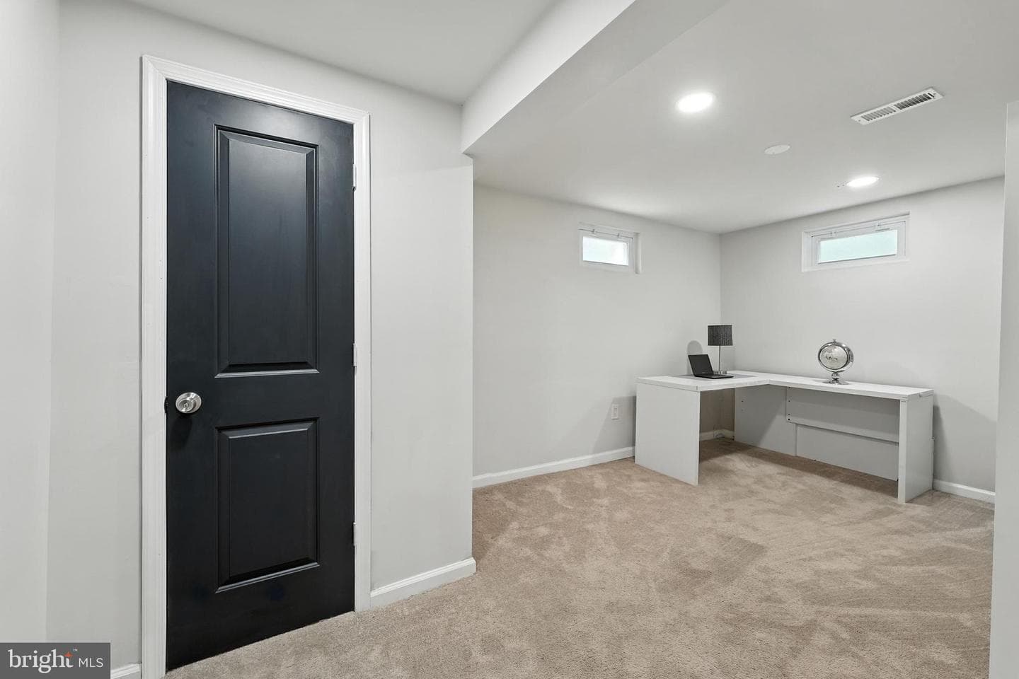 6305 Middleton Lane photo 32
