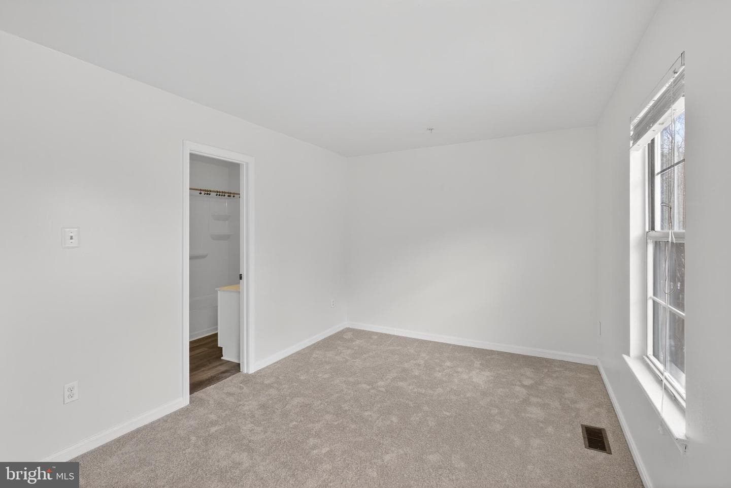 5707 Falkland Place photo 32