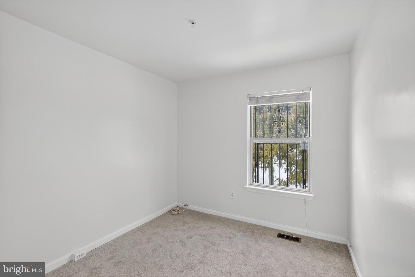 5707 Falkland Place photo 34