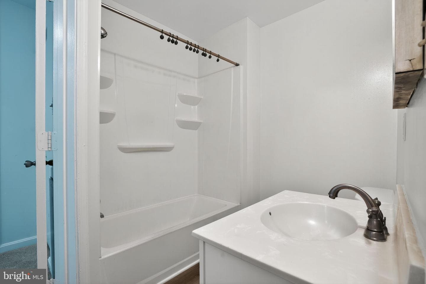 5707 Falkland Place photo 39