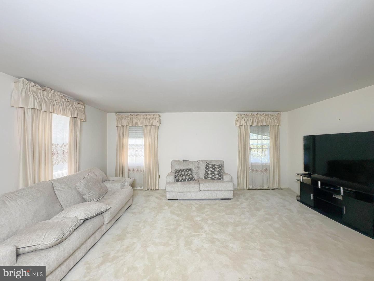 16022 Pond Meadow Lane photo 12