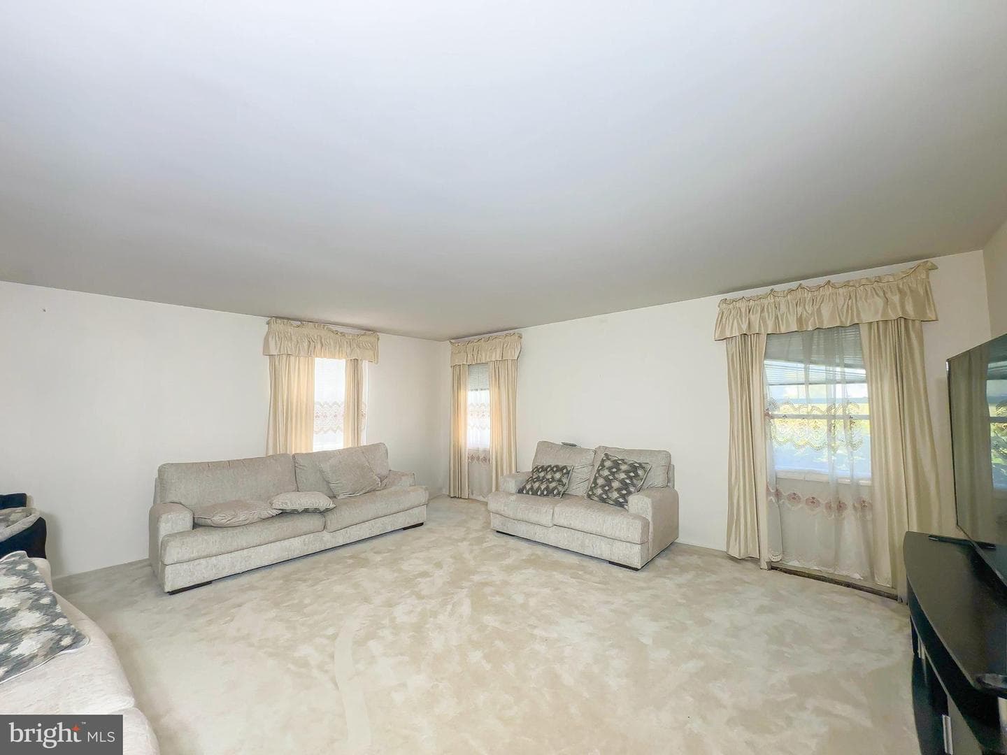 16022 Pond Meadow Lane photo 13