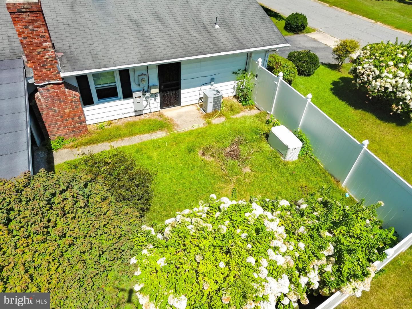 16022 Pond Meadow Lane photo 4