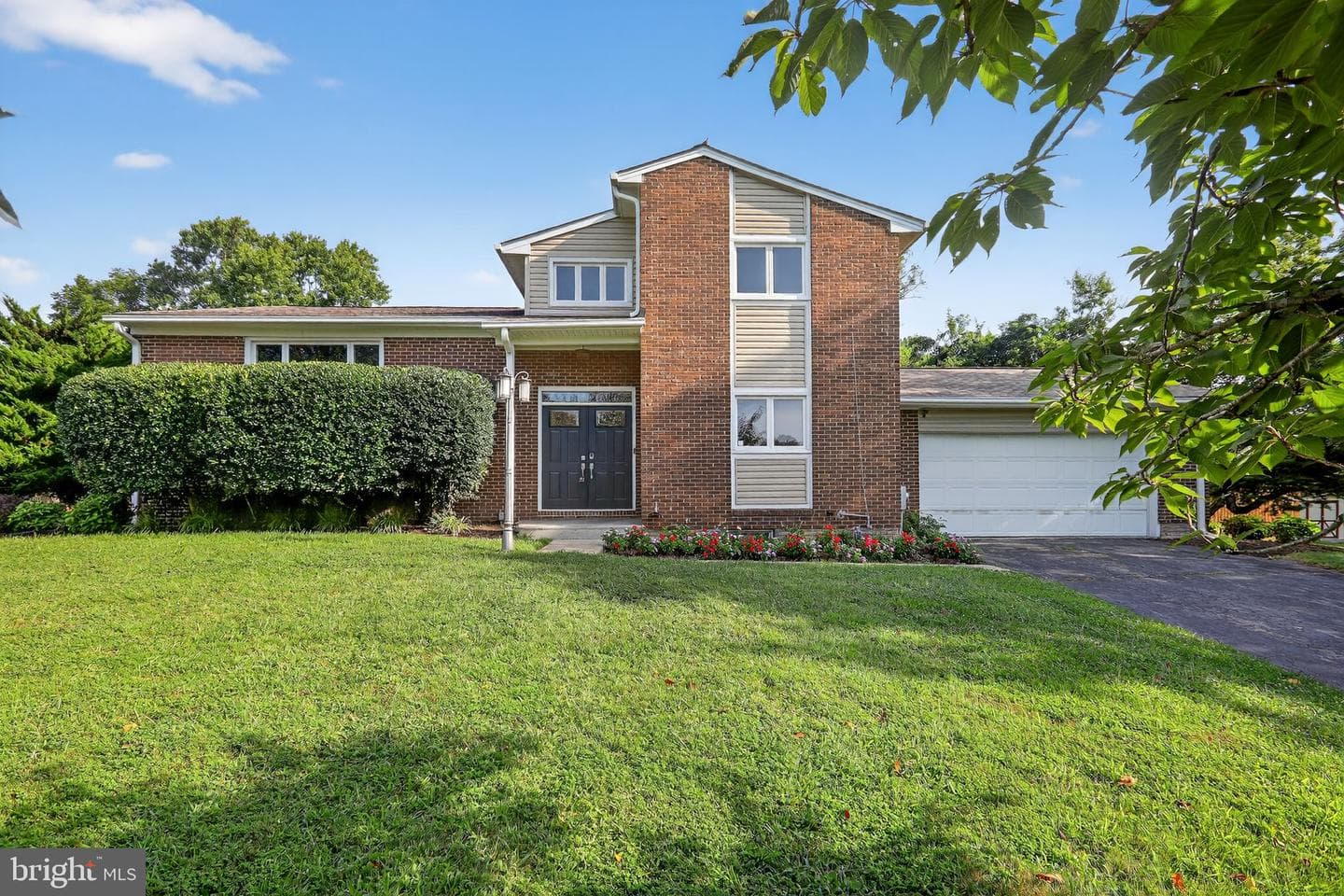 10204 Pine Meadows Lane photo 1