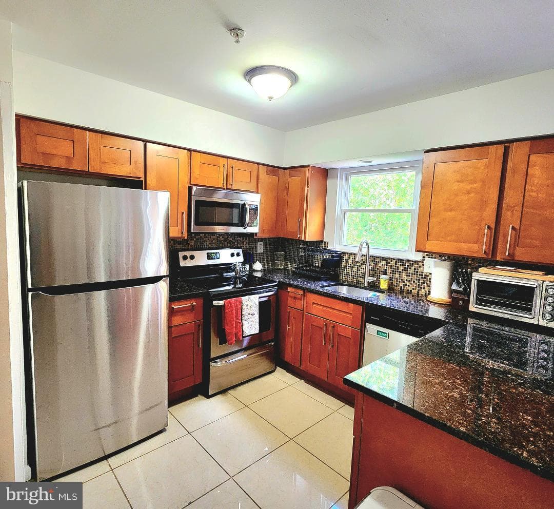 1843 Ryderwood Court photo 2