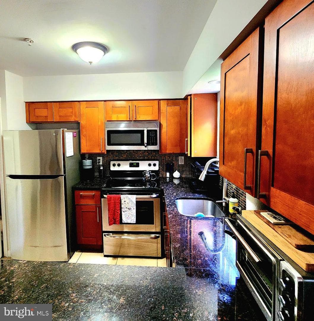 1843 Ryderwood Court photo 3