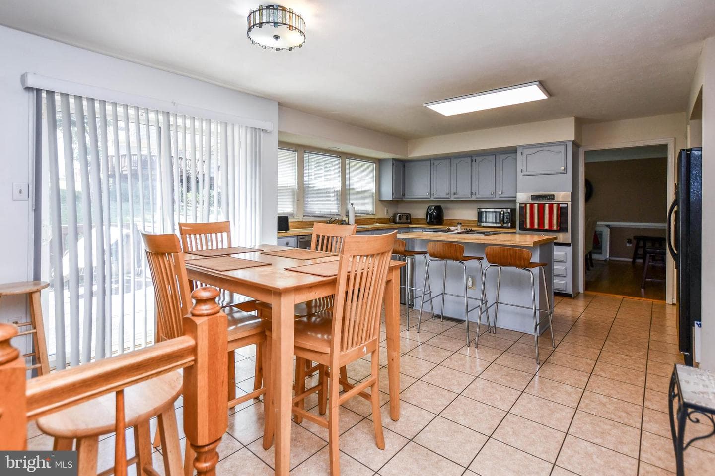 1414 Fairlakes Place photo 19