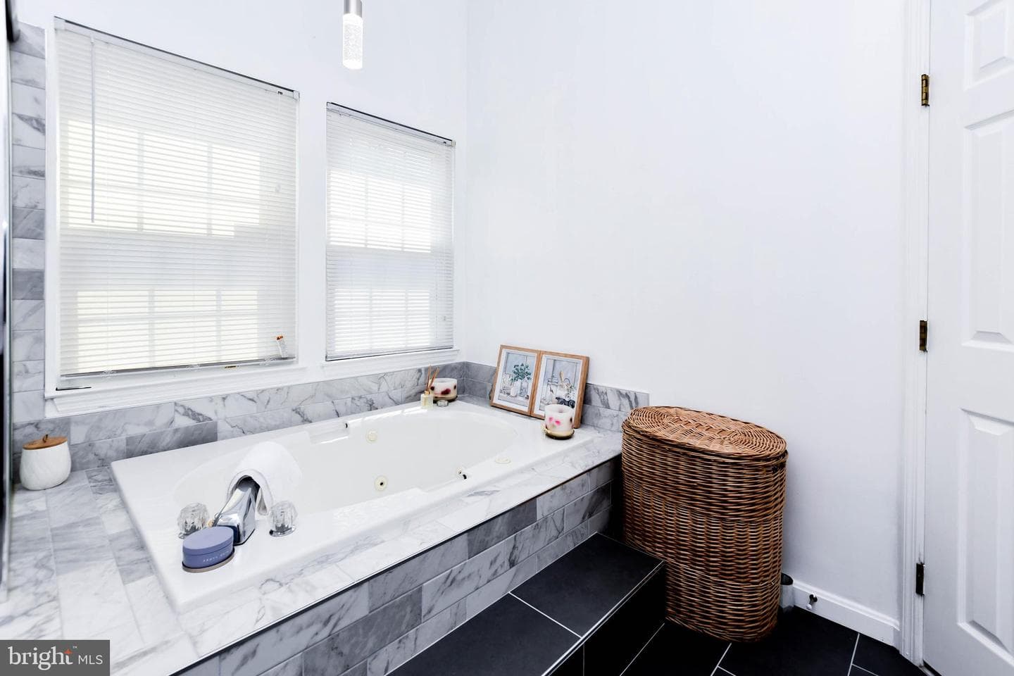 1414 Fairlakes Place photo 32