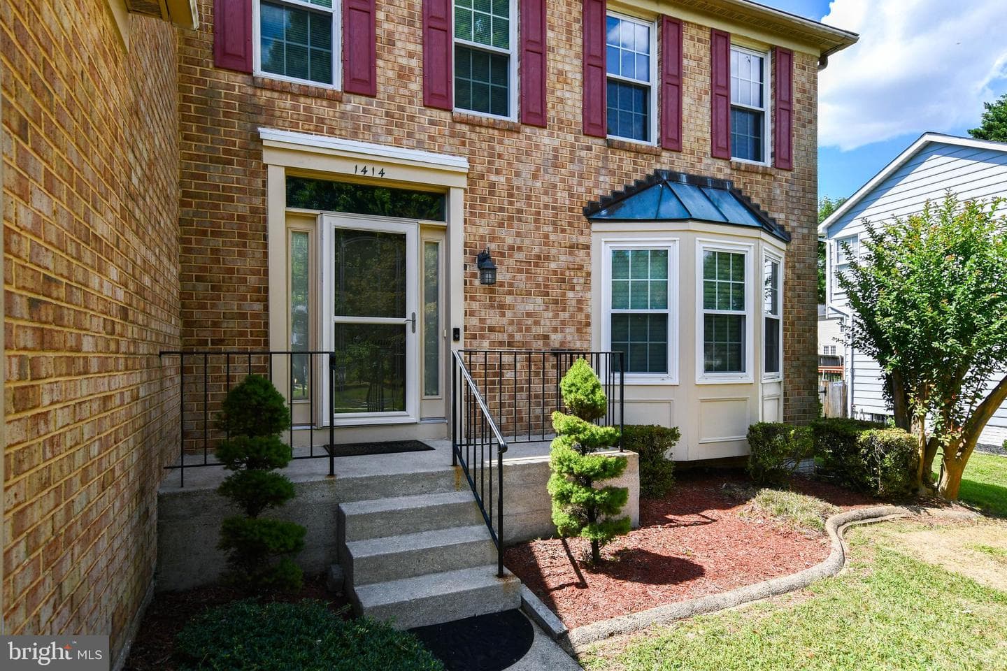 1414 Fairlakes Place photo 4