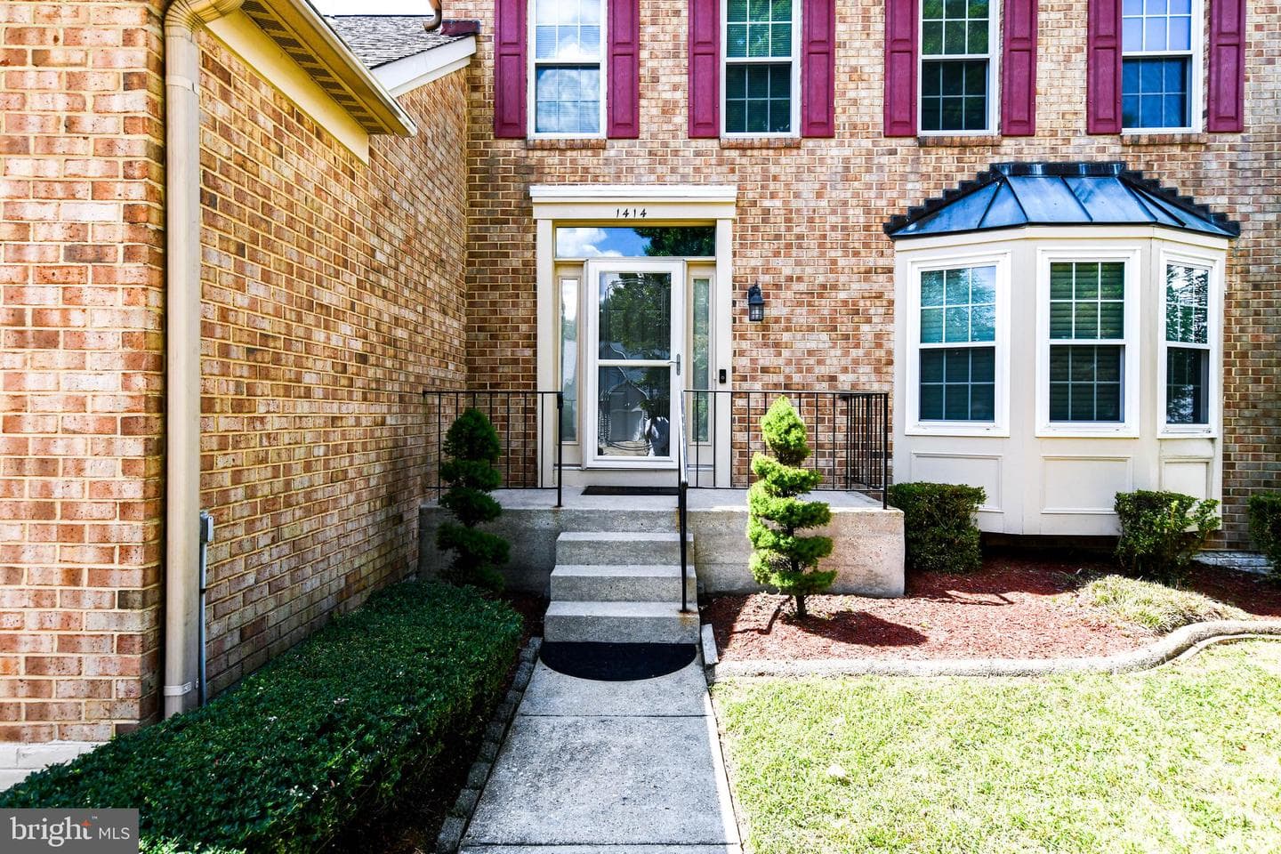 1414 Fairlakes Place photo 5