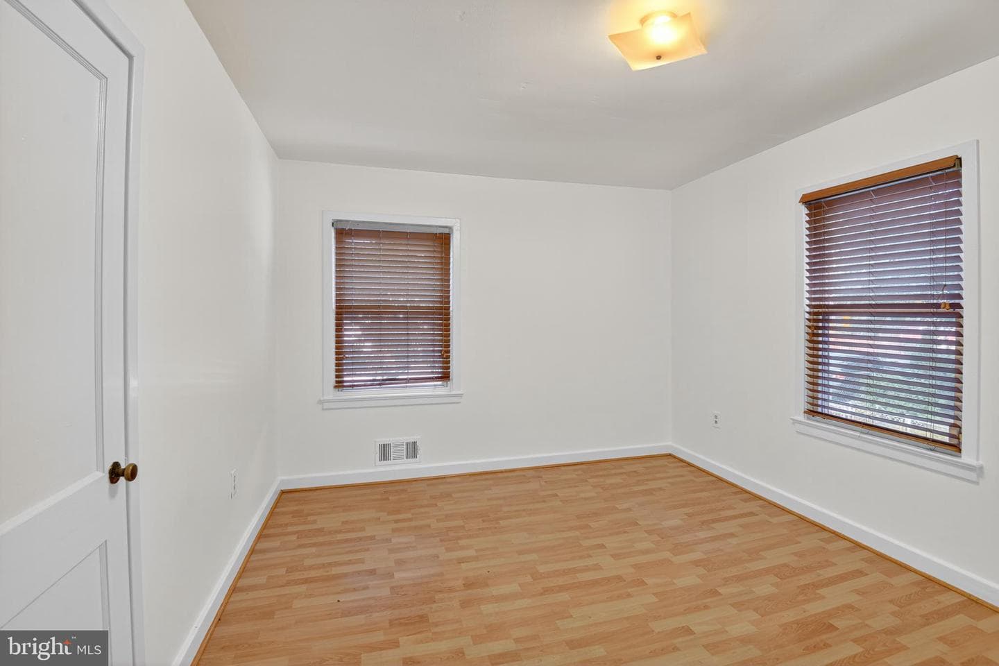 3700 Webster Street photo 10