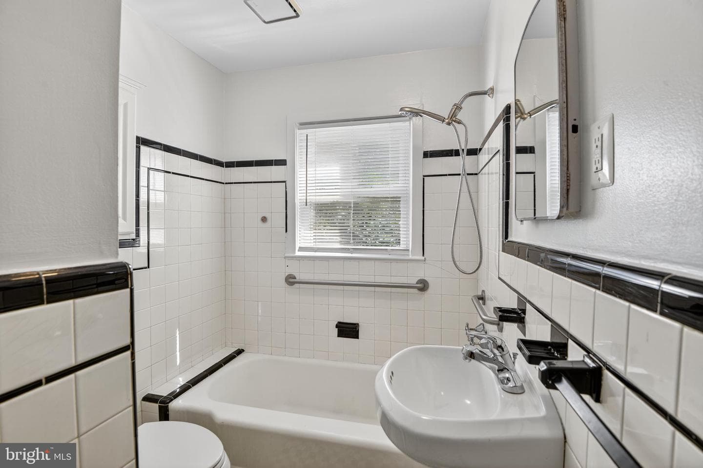3700 Webster Street photo 11