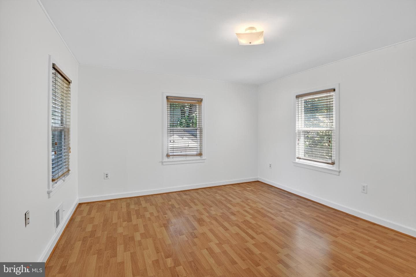 3700 Webster Street photo 9