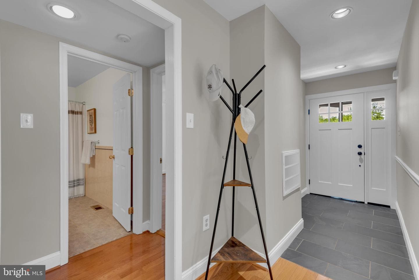 8200 Potomac Avenue photo 10