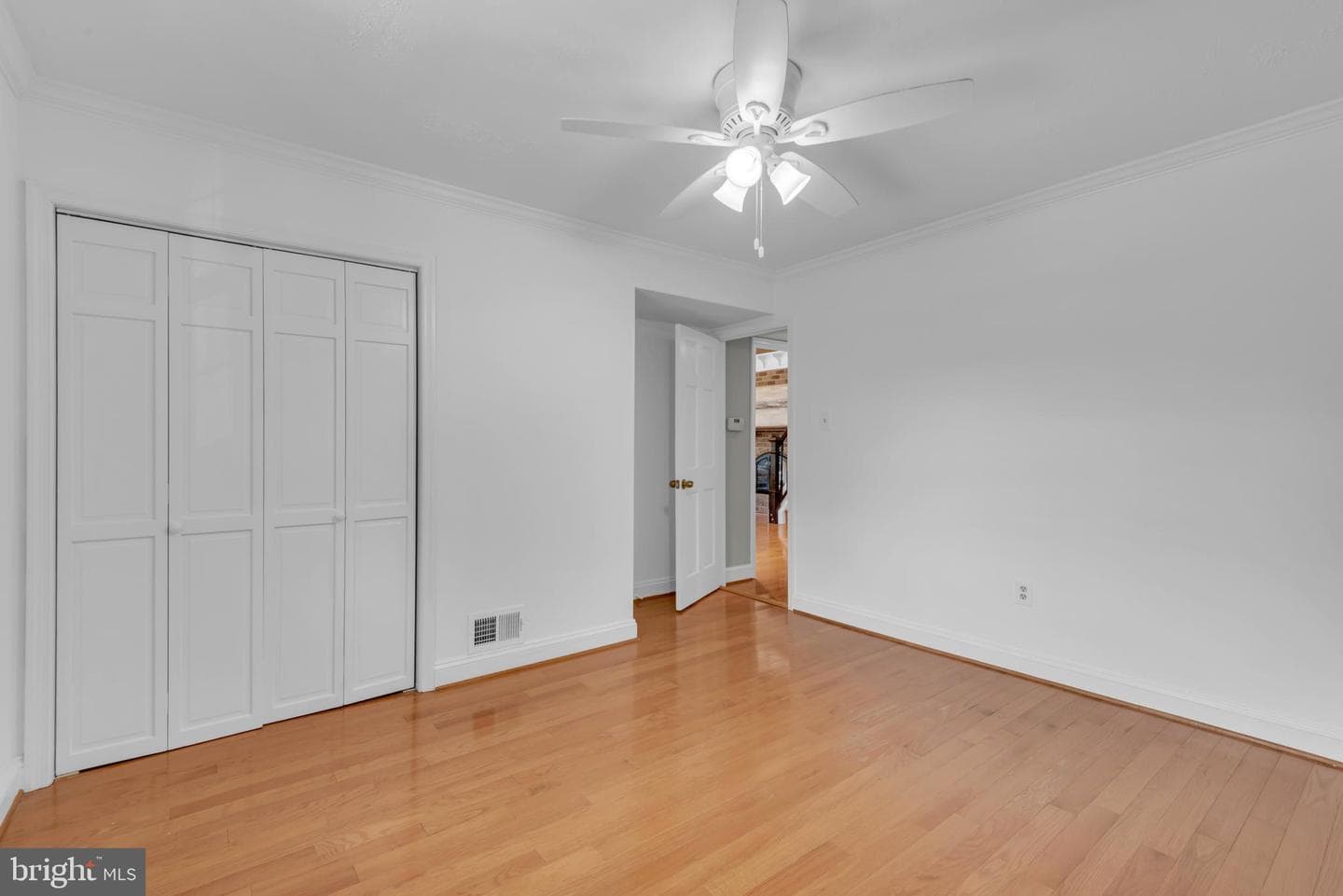 8200 Potomac Avenue photo 28