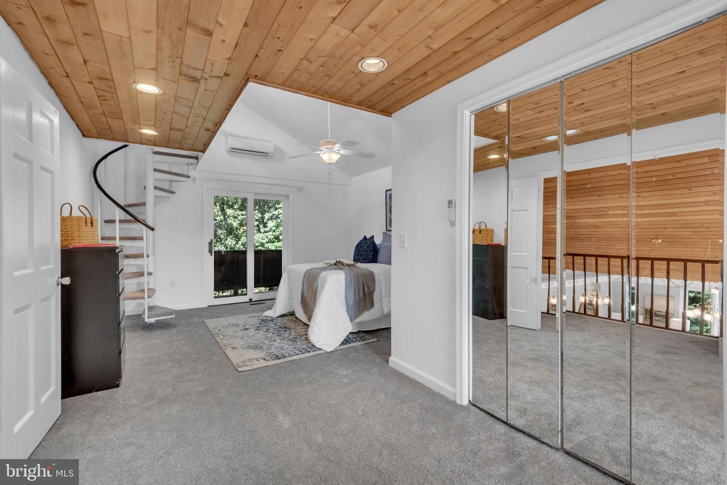 8200 Potomac Avenue photo 35