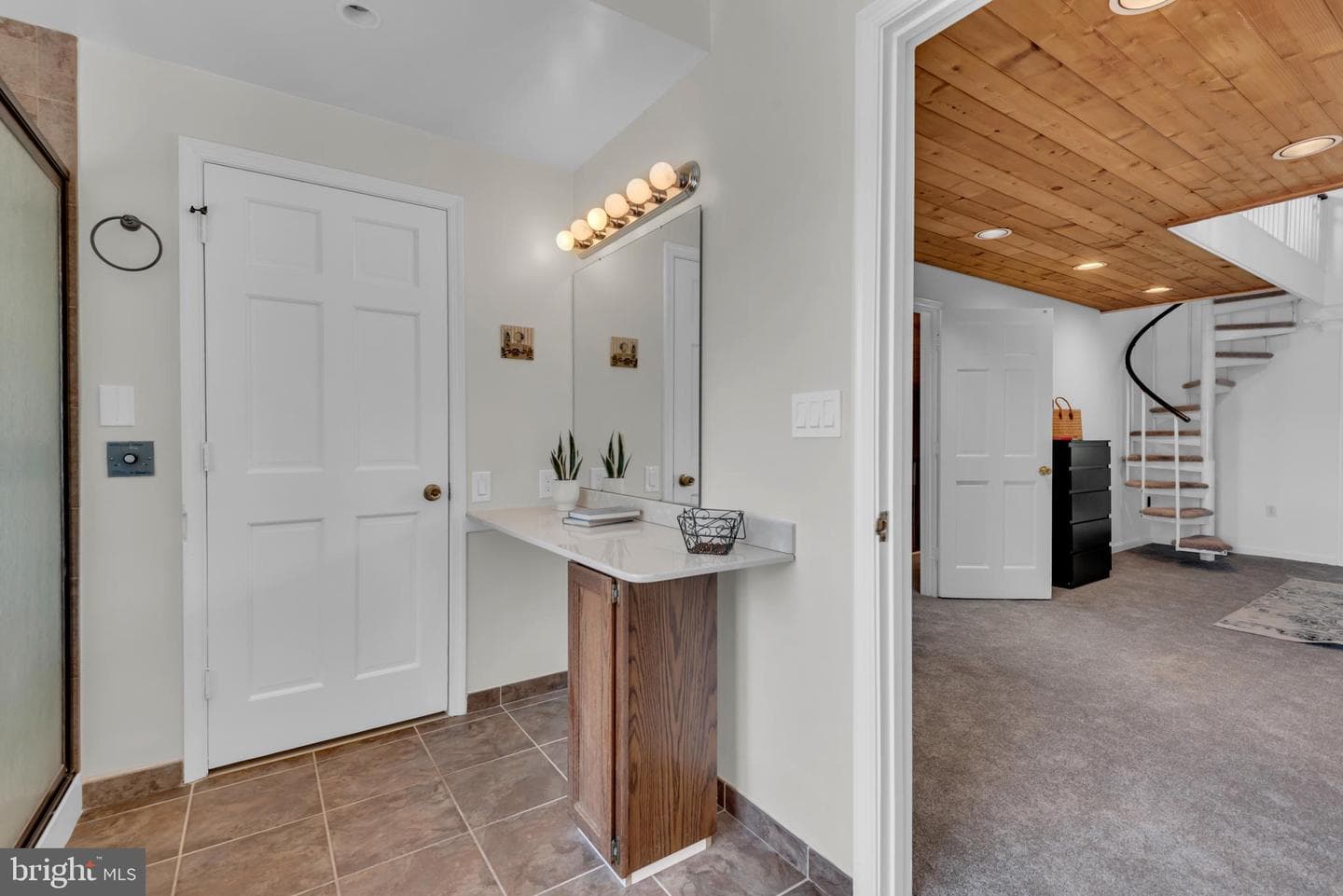 8200 Potomac Avenue photo 42