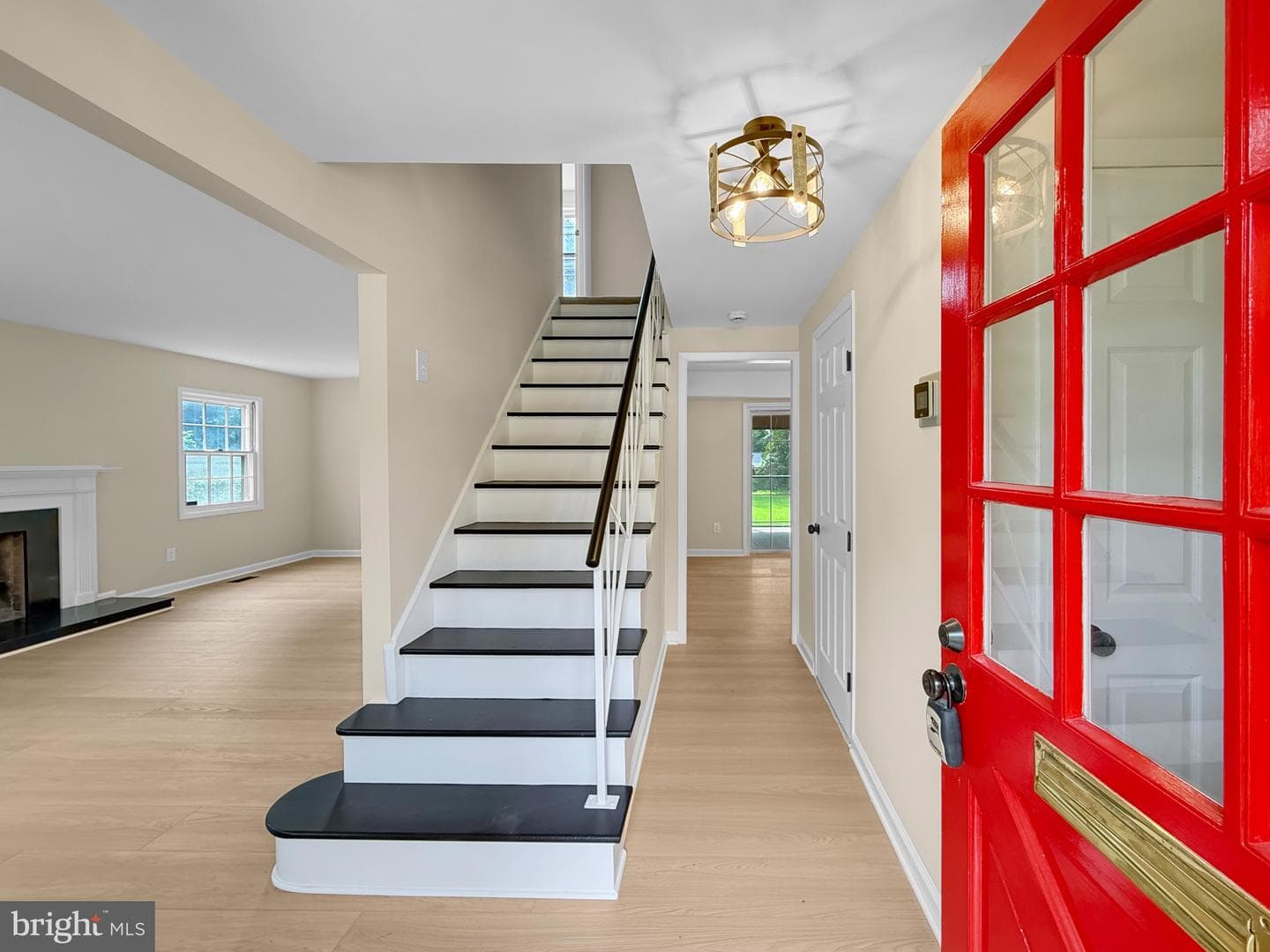 1408 Pinelake Lane photo 3