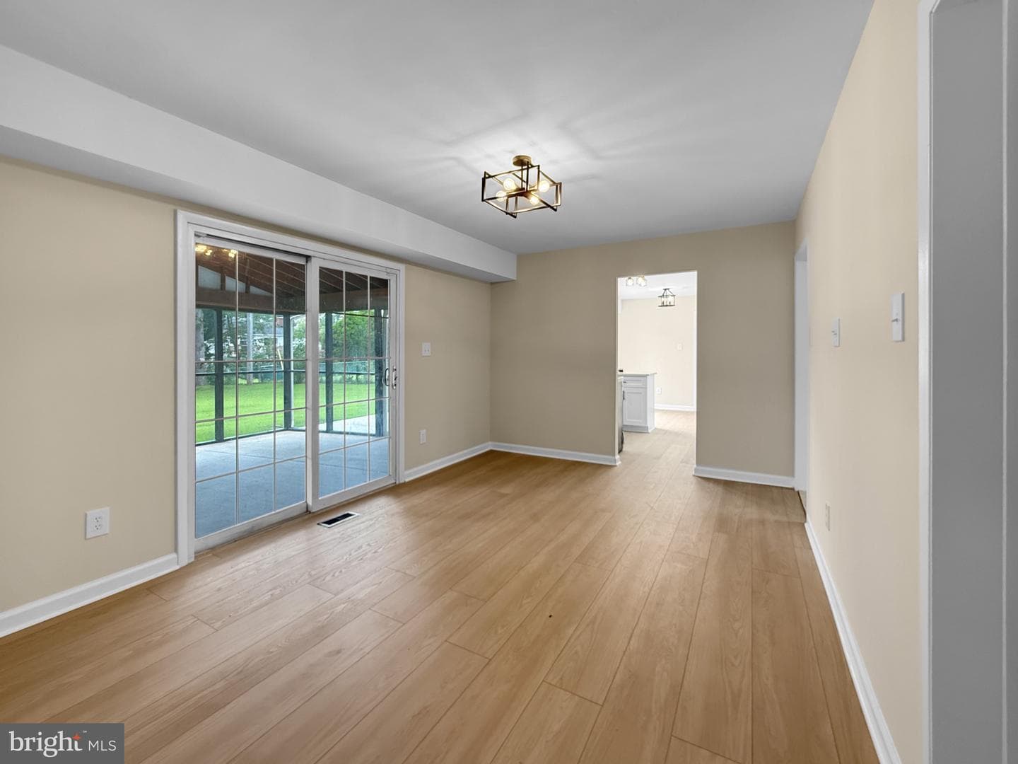 1408 Pinelake Lane photo 8