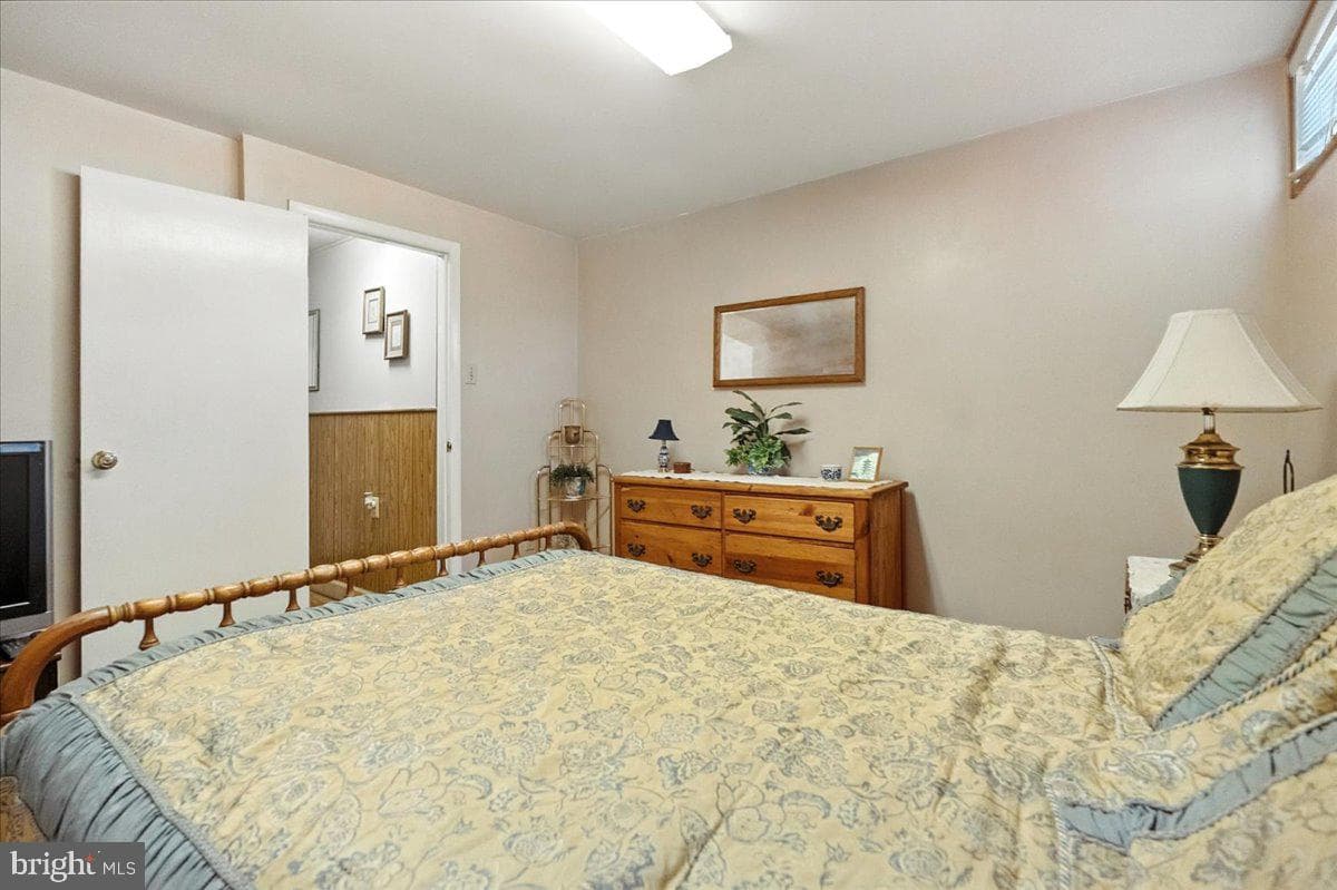 4105 Taunton Drive photo 4