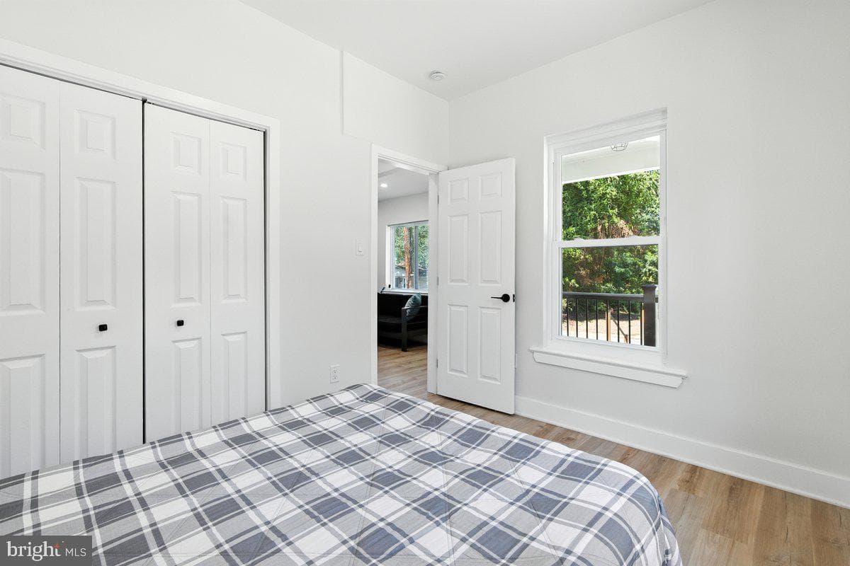 5811 Dade Street photo 15