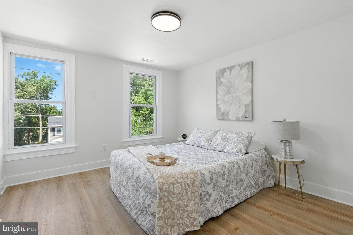 5811 Dade Street photo 20
