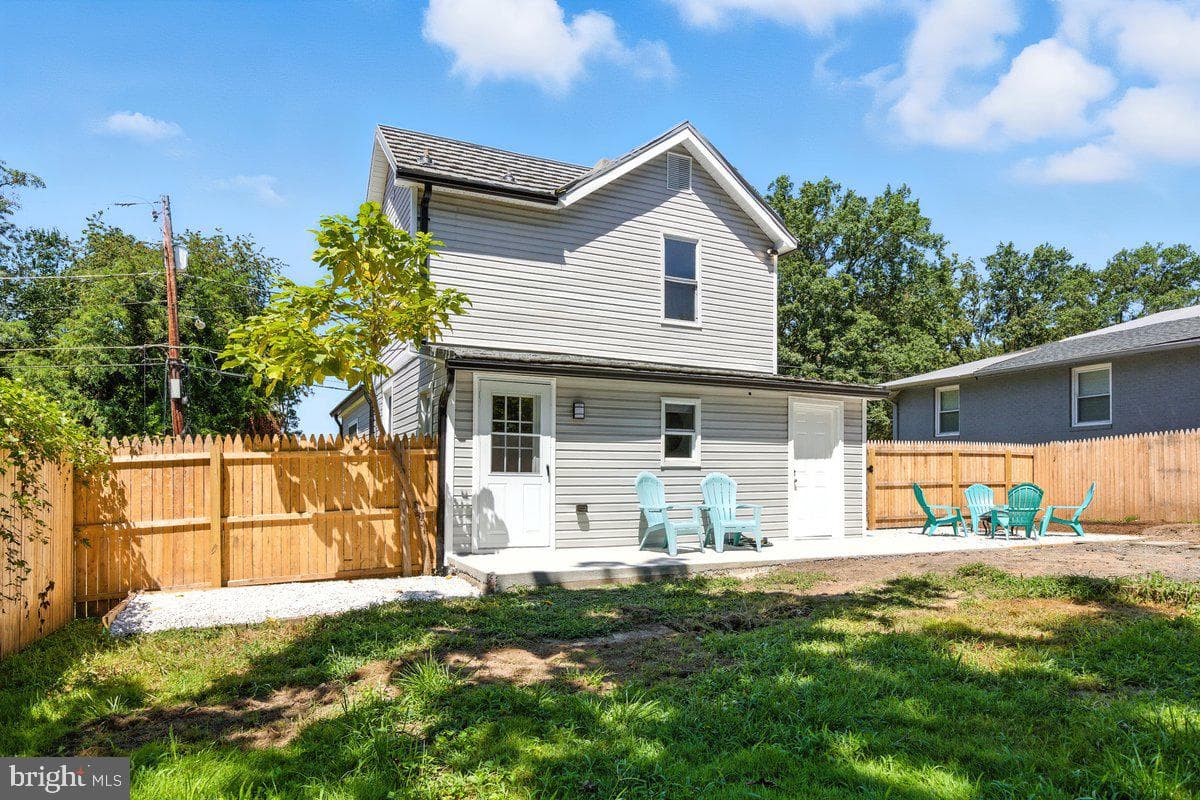 5811 Dade Street photo 26