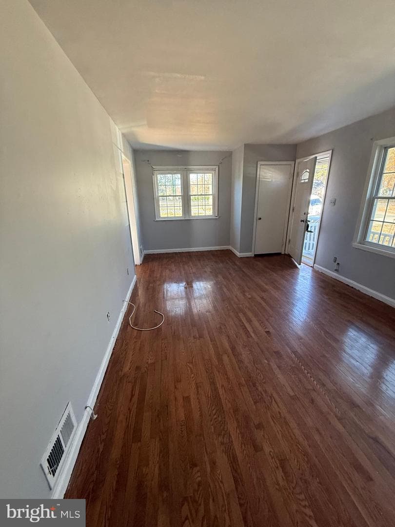 7003 Fairwood Road photo 3