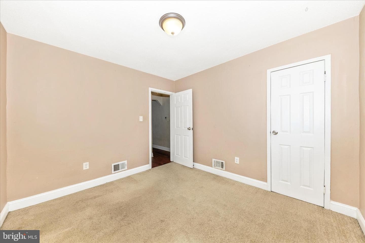 8109 Riggs Road photo 15