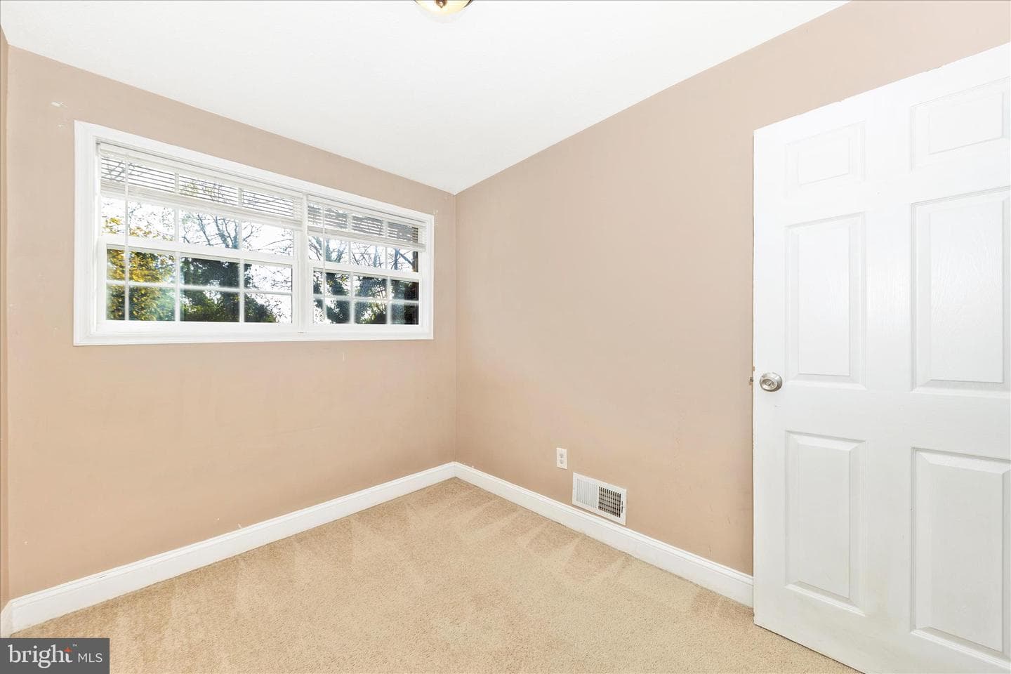 8109 Riggs Road photo 22