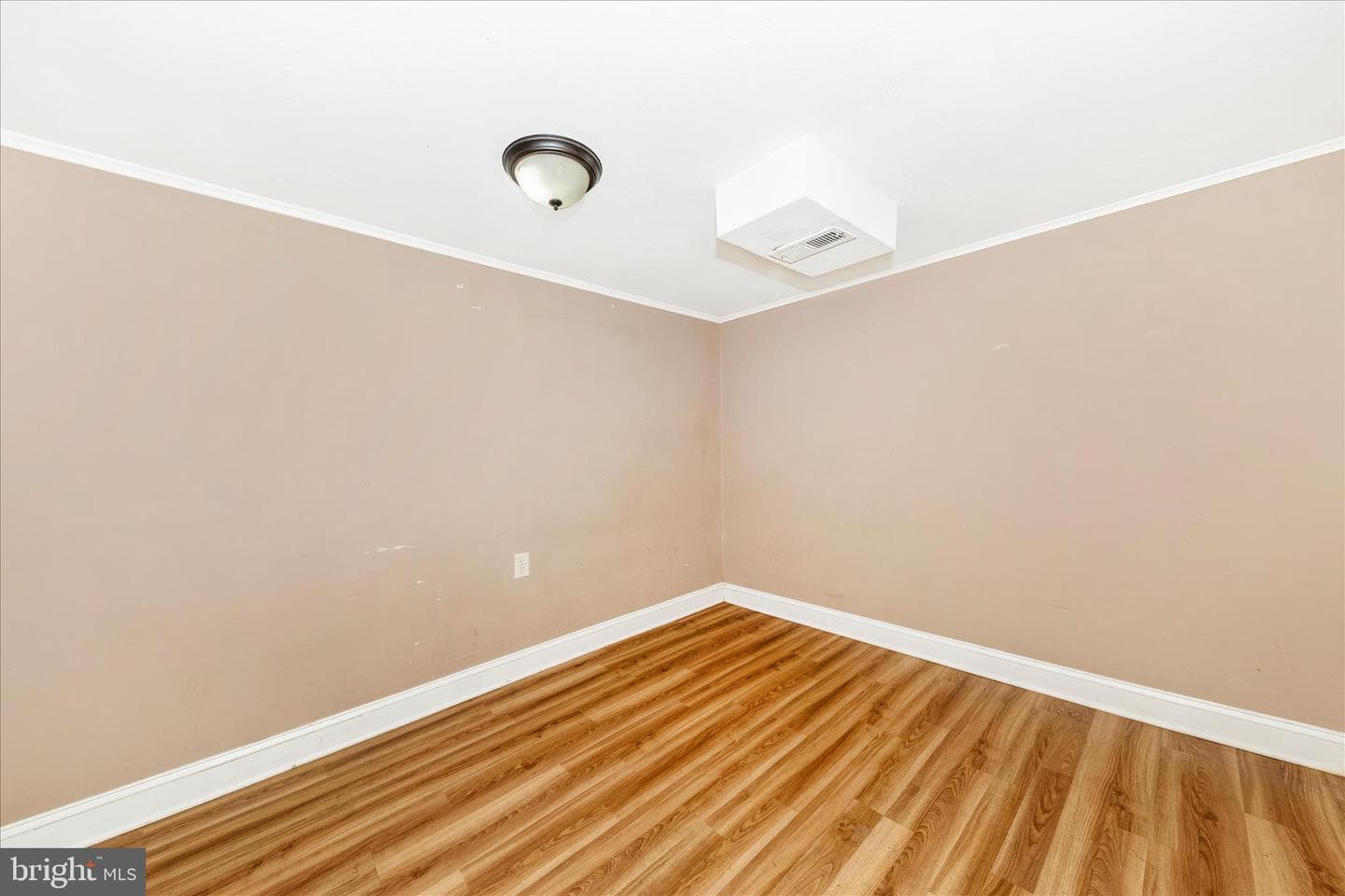 8109 Riggs Road photo 27