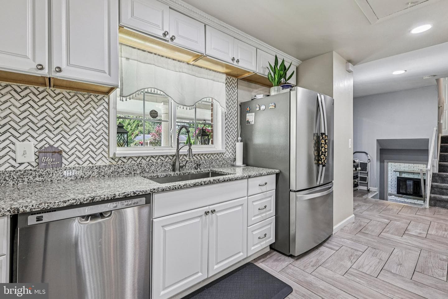 6602 Cipriano Road photo 12