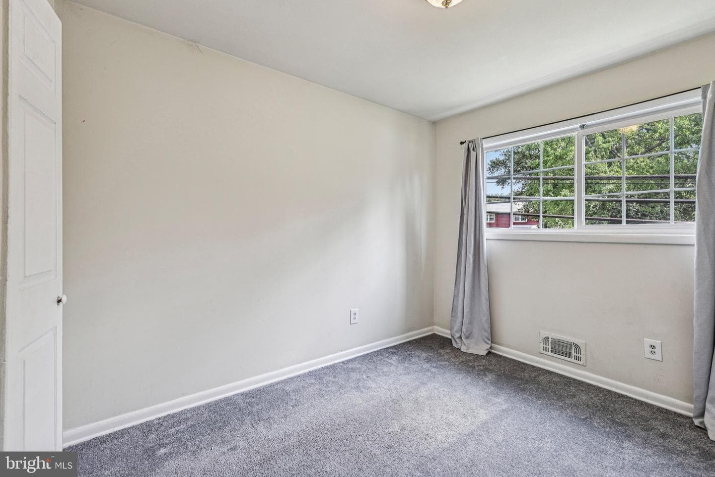 6602 Cipriano Road photo 21