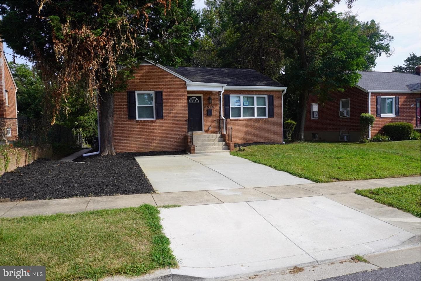 6516 Adak Street photo 2