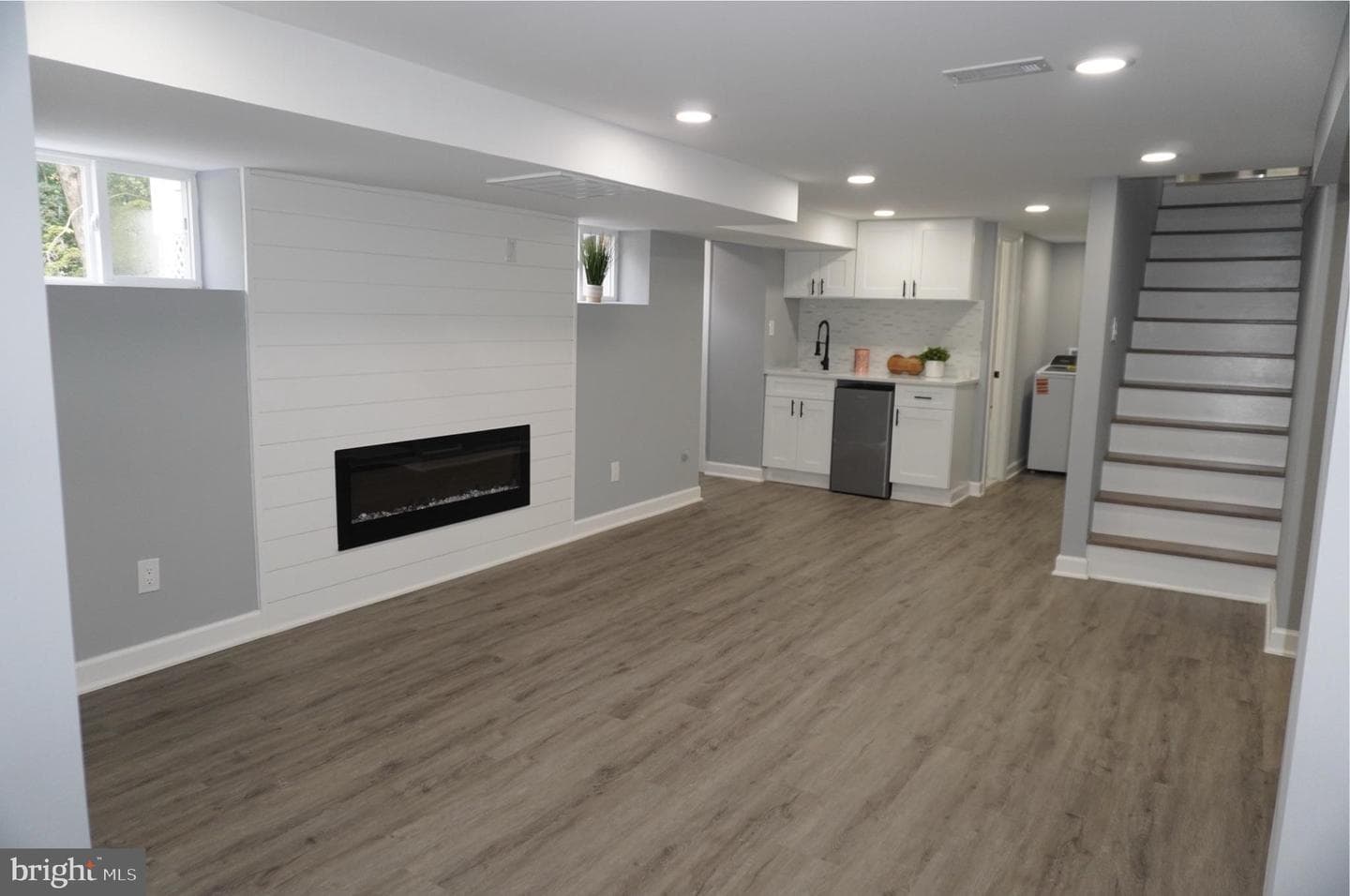 6516 Adak Street photo 23