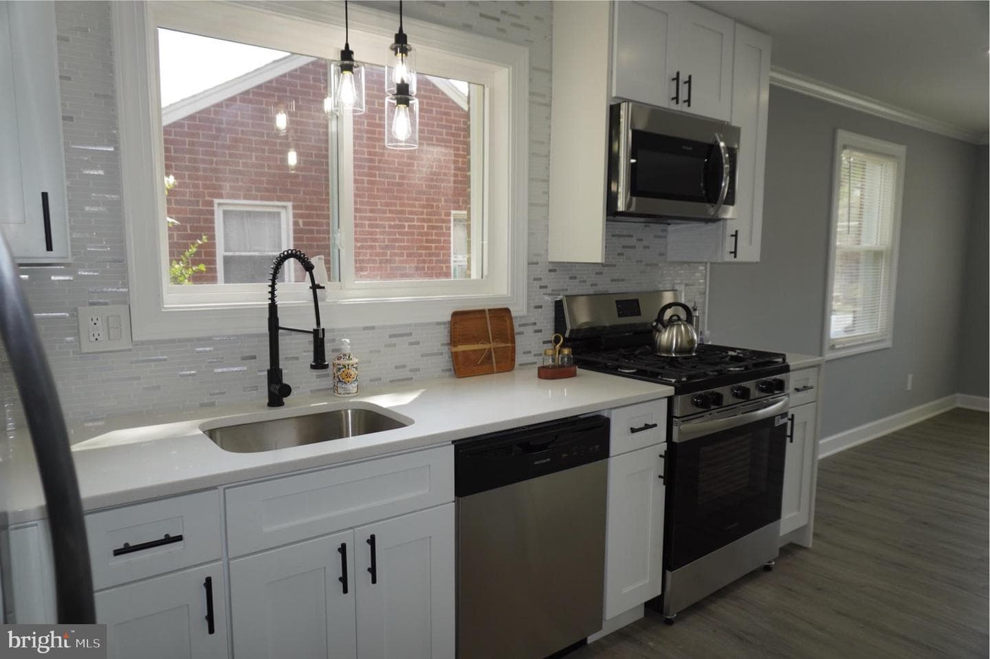 6516 Adak Street photo 9