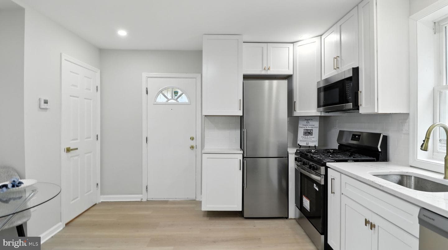 1922 Campbell Drive photo 11