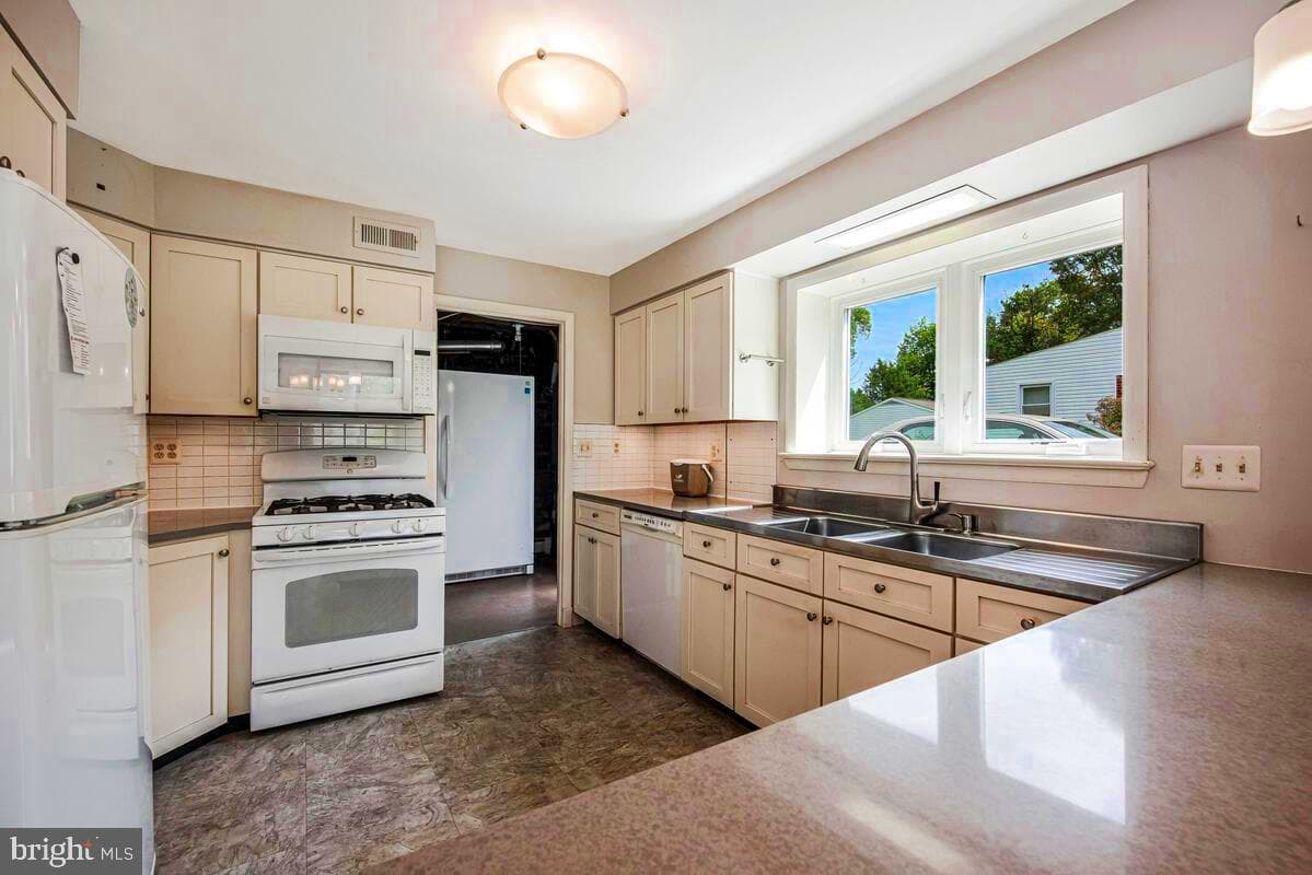 4314 Sellman Road photo 12
