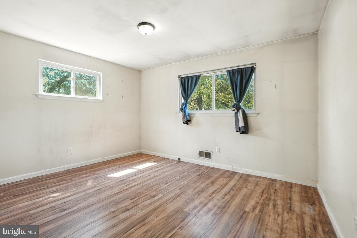 5300 Varnum Place photo 11